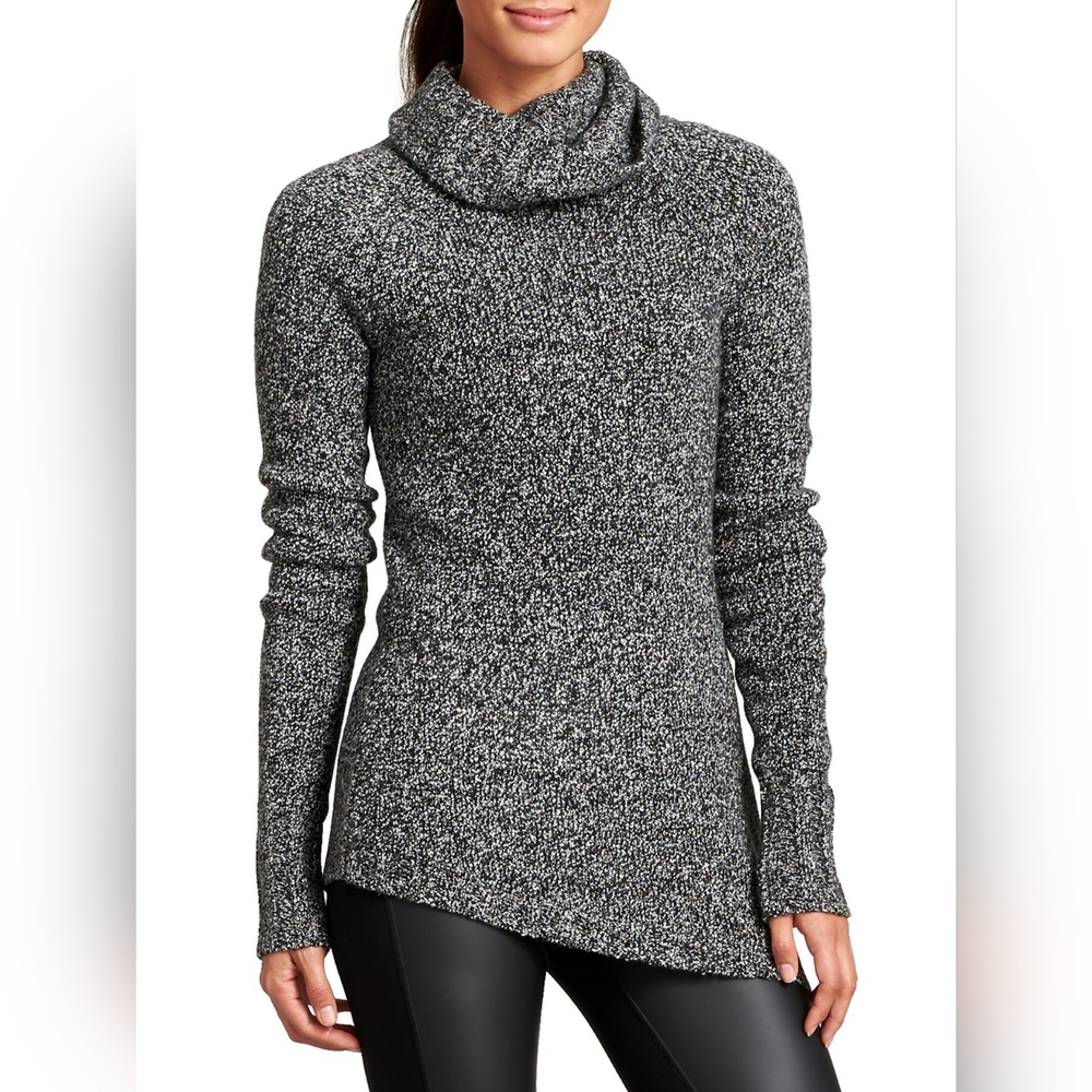 Abercrombie Fitch Ladies Turtleneck Sweater Size  M/L